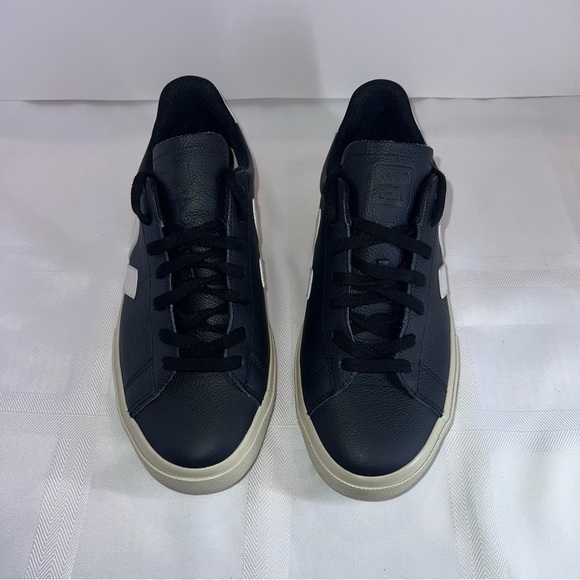 Veja Campo Chromefree Leather Women’s Sneaker-Black & White - w/ Original box - Picture 2 of 13